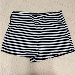 Black and White Striped mini Shorts
Never worn